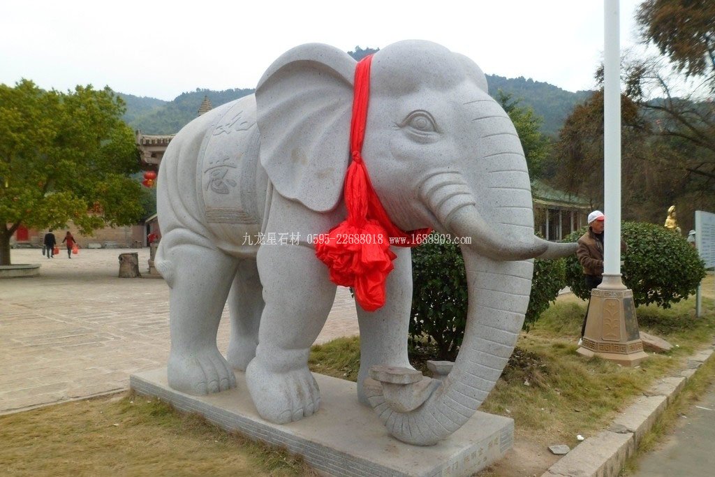 寺庙花岗岩石雕大象